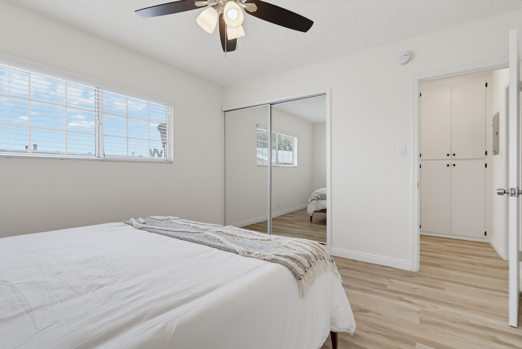 Virtual tour photo 34 of 44 for 6100 West Blvd #08