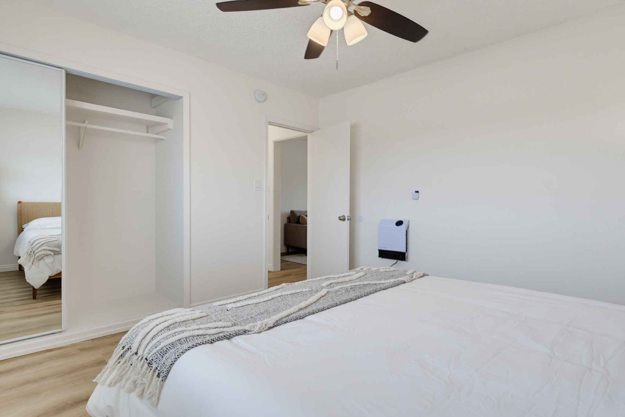 Virtual tour photo 36 of 44 for 6100 West Blvd #08