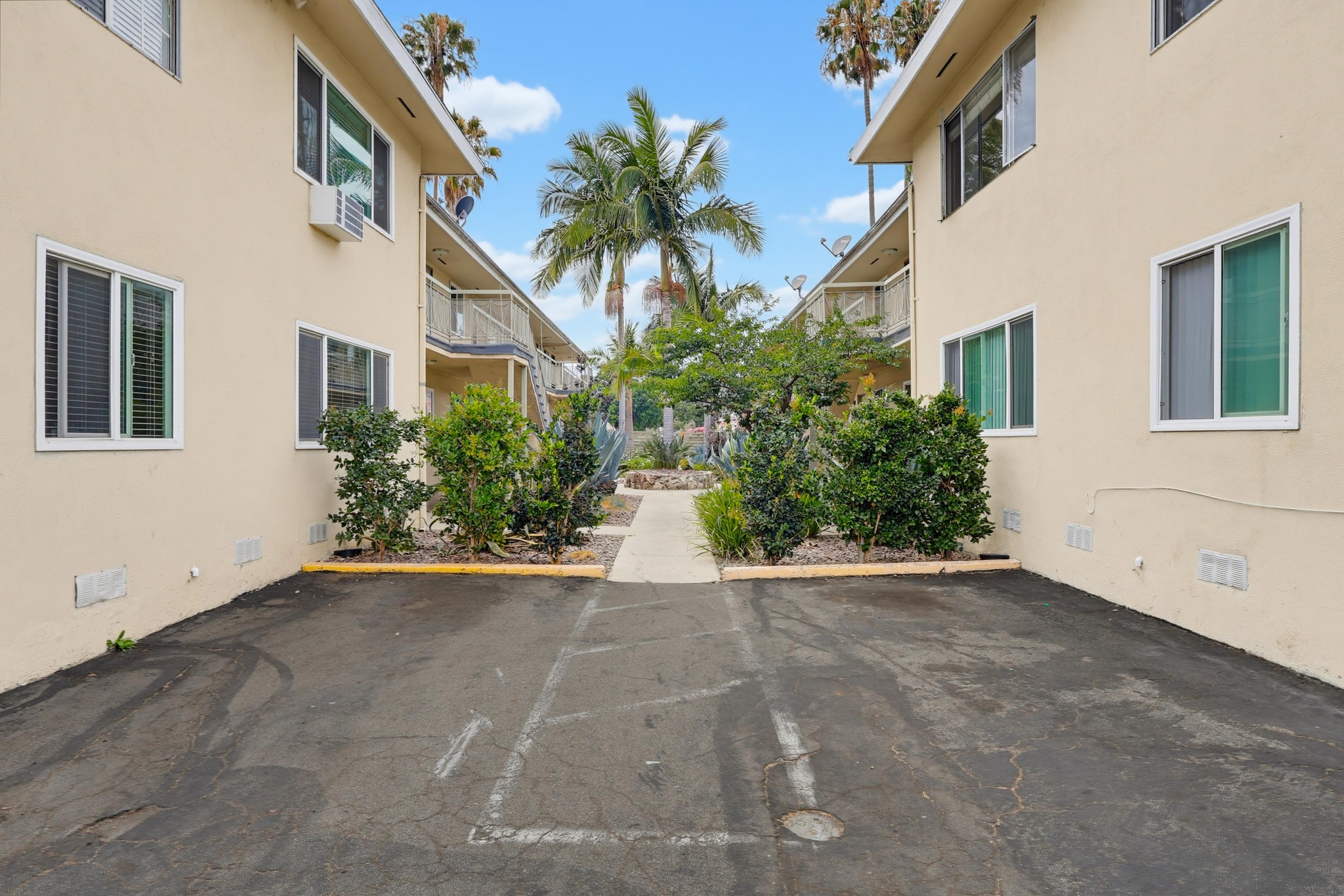 Virtual tour photo 40 of 44 for 6100 West Blvd #08