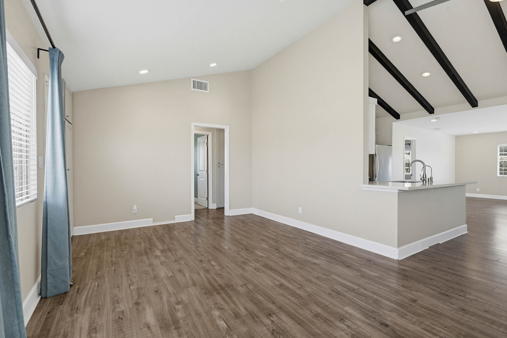 Virtual tour photo 12 of 59 for 6102 Glacier Dr