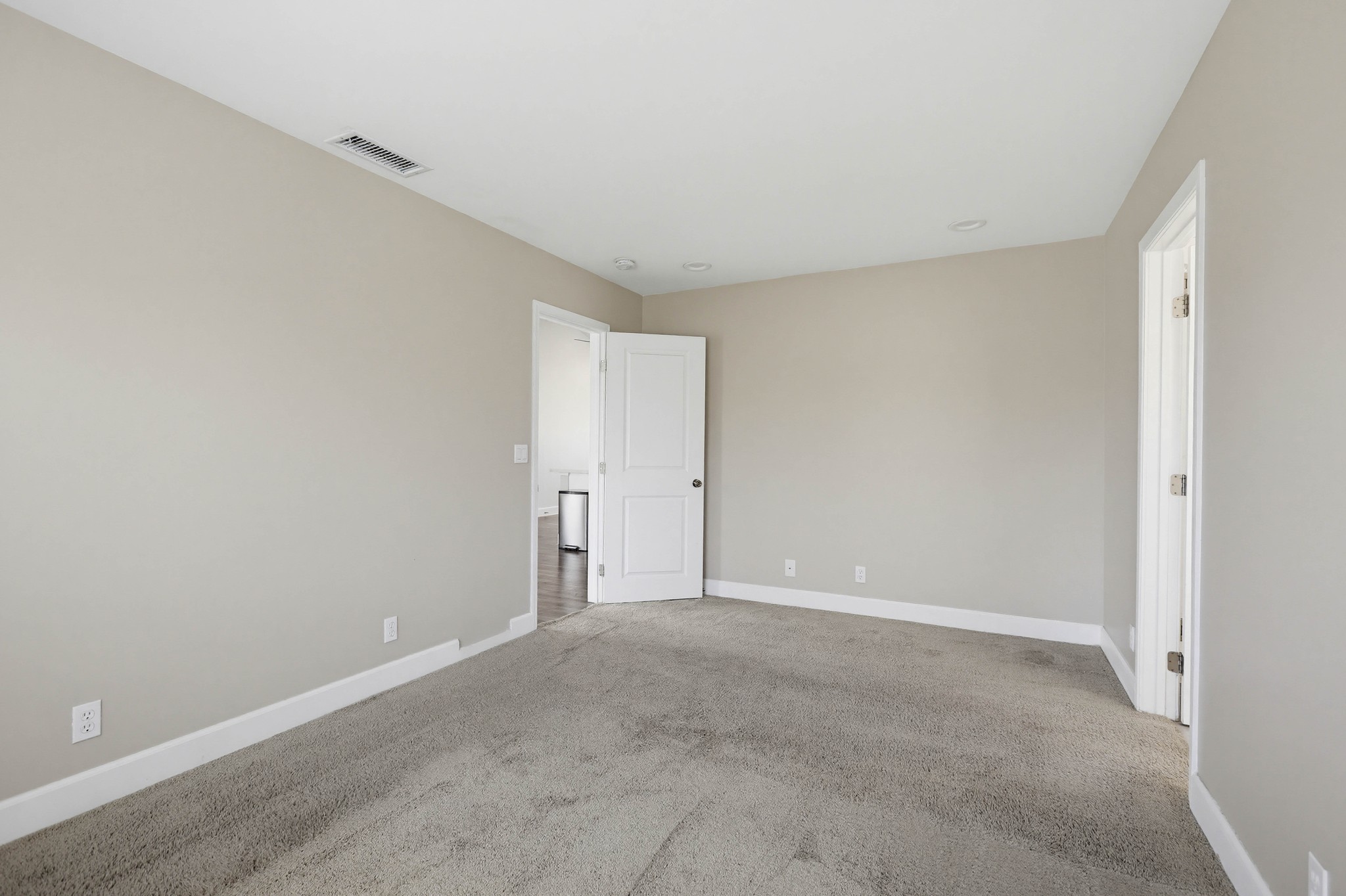 Virtual tour photo 27 of 59 for 6102 Glacier Dr