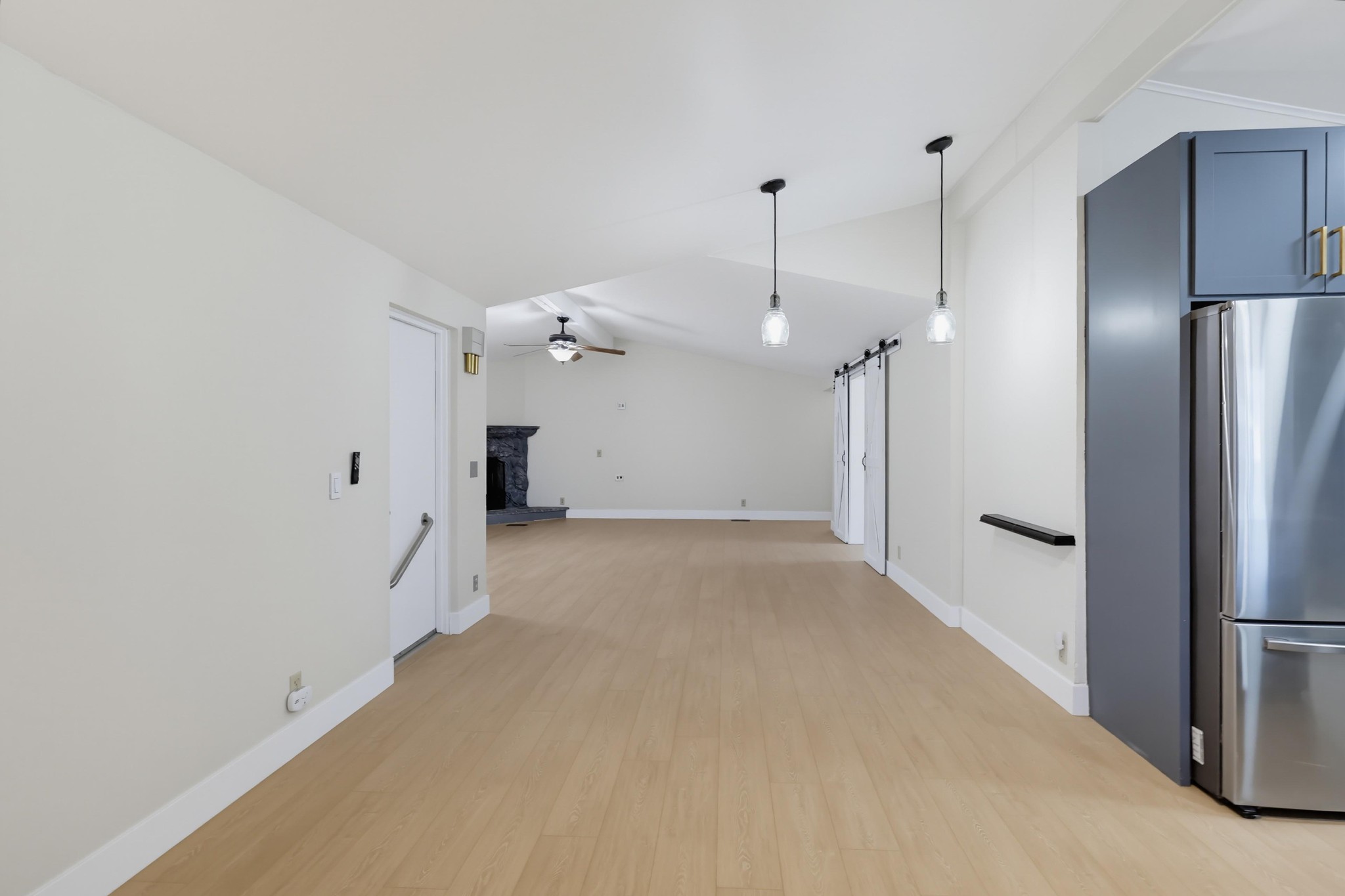 Virtual tour photo 4 of 33 for 611 Via Santa Paulo