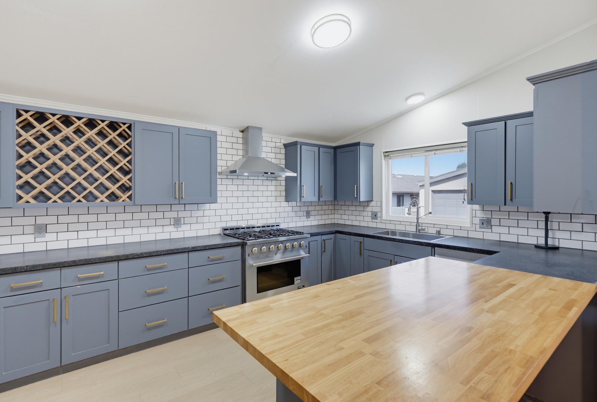 Virtual tour photo 5 of 33 for 611 Via Santa Paulo