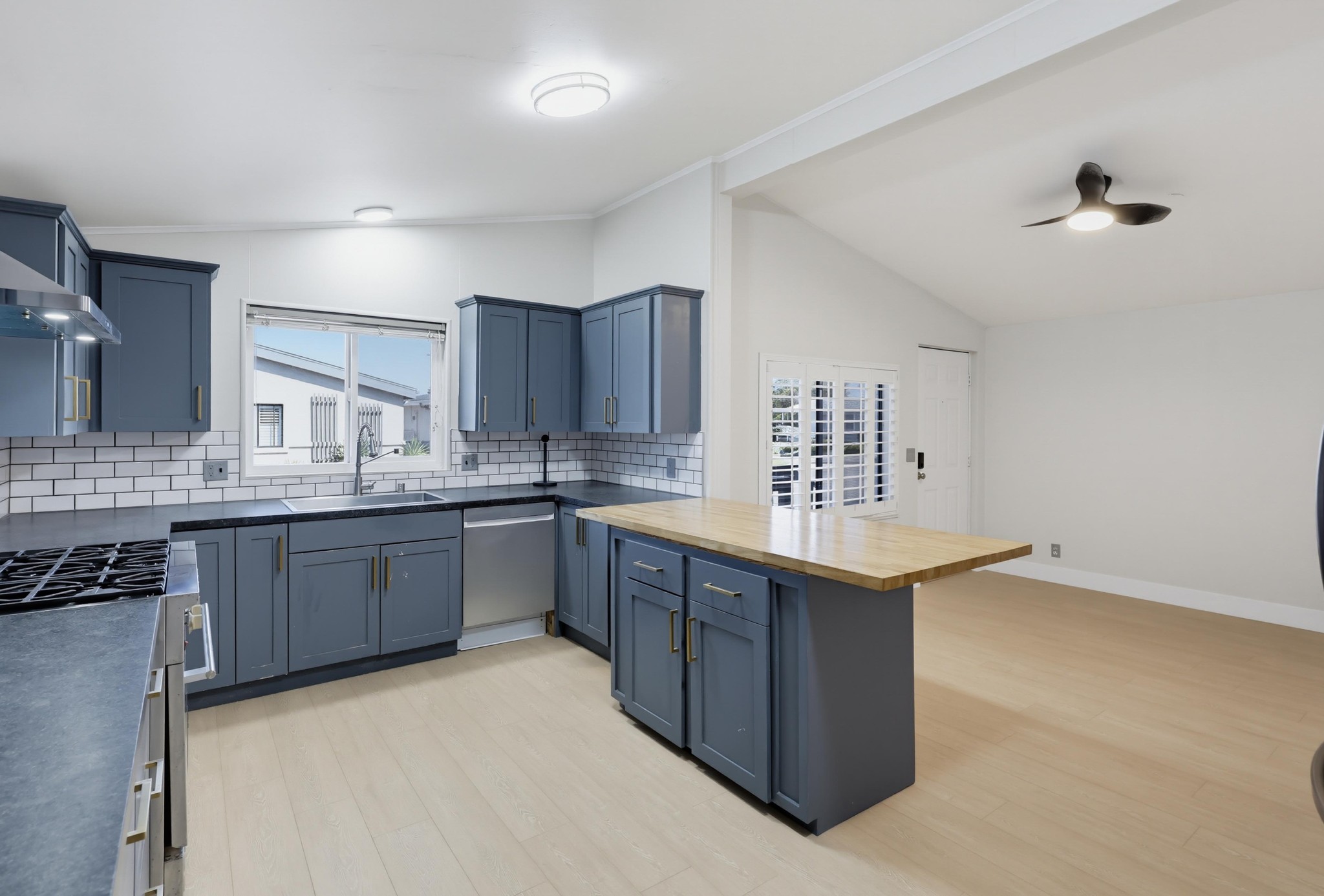 Virtual tour photo 10 of 33 for 611 Via Santa Paulo