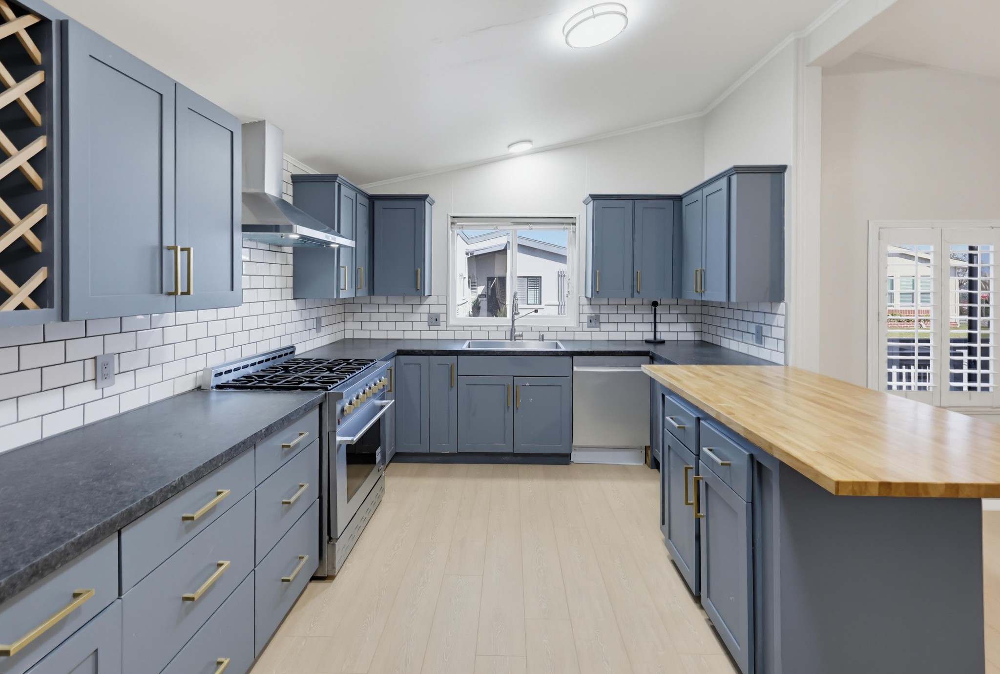 Virtual tour photo 11 of 33 for 611 Via Santa Paulo