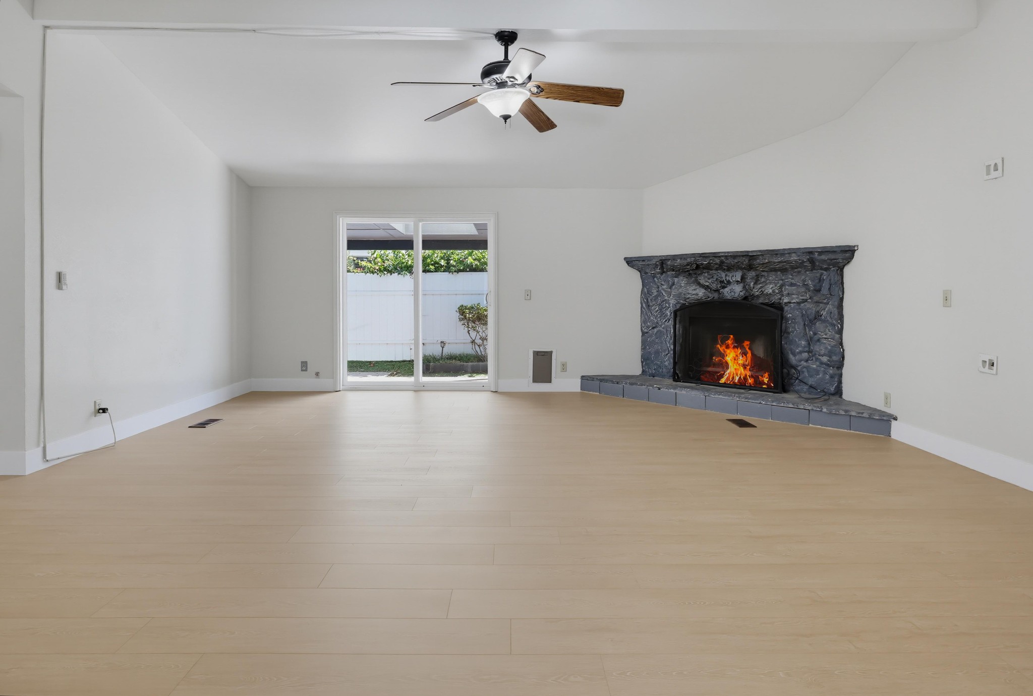 Virtual tour photo 19 of 33 for 611 Via Santa Paulo