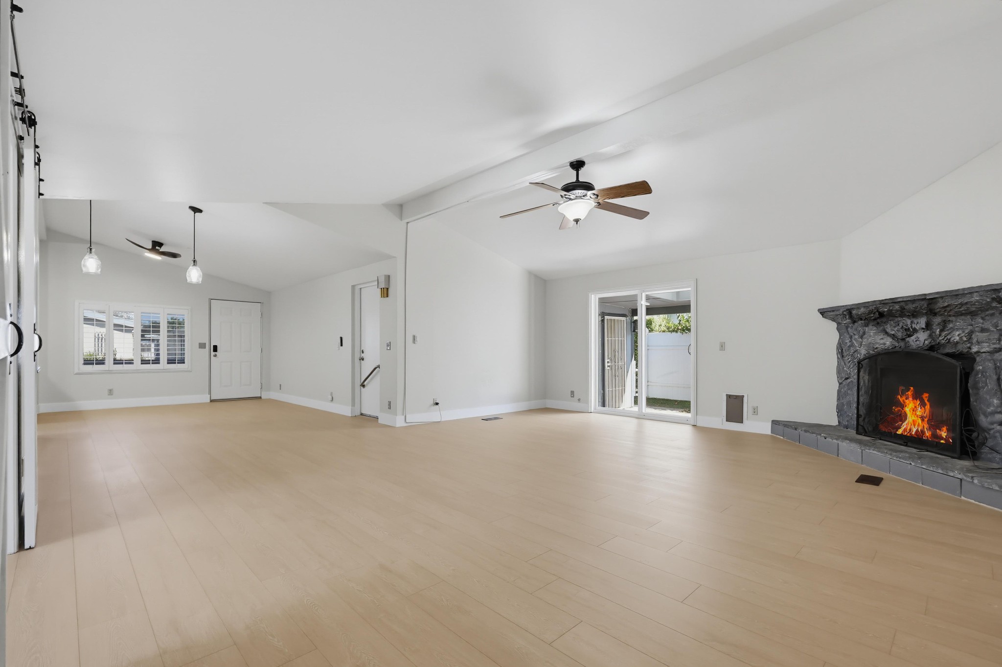 Virtual tour photo 20 of 33 for 611 Via Santa Paulo