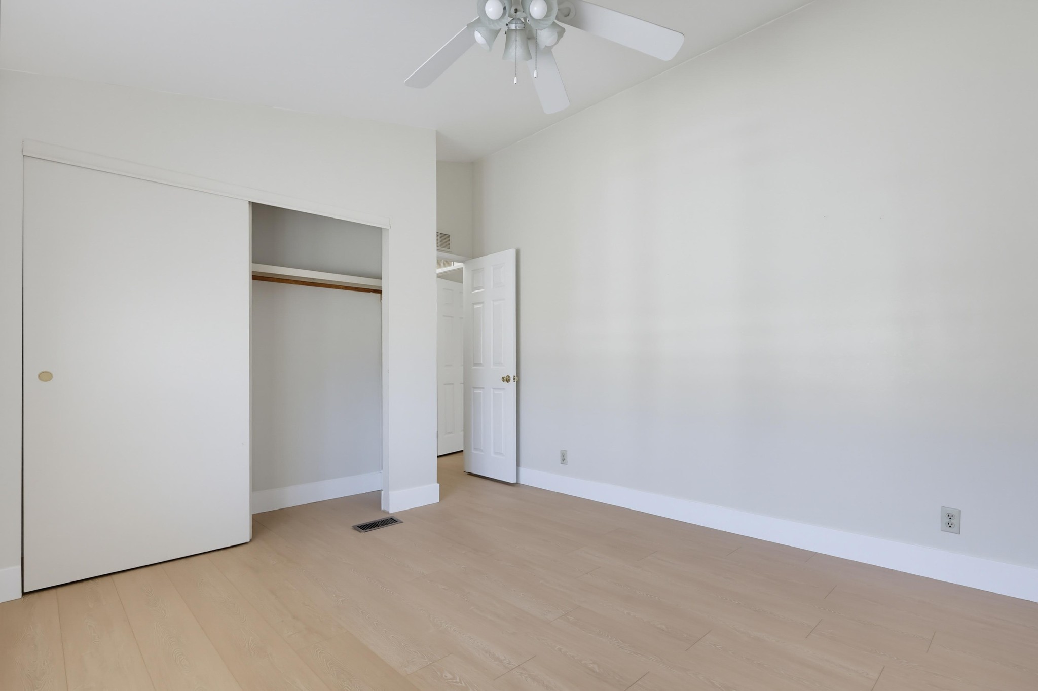 Virtual tour photo 29 of 33 for 611 Via Santa Paulo