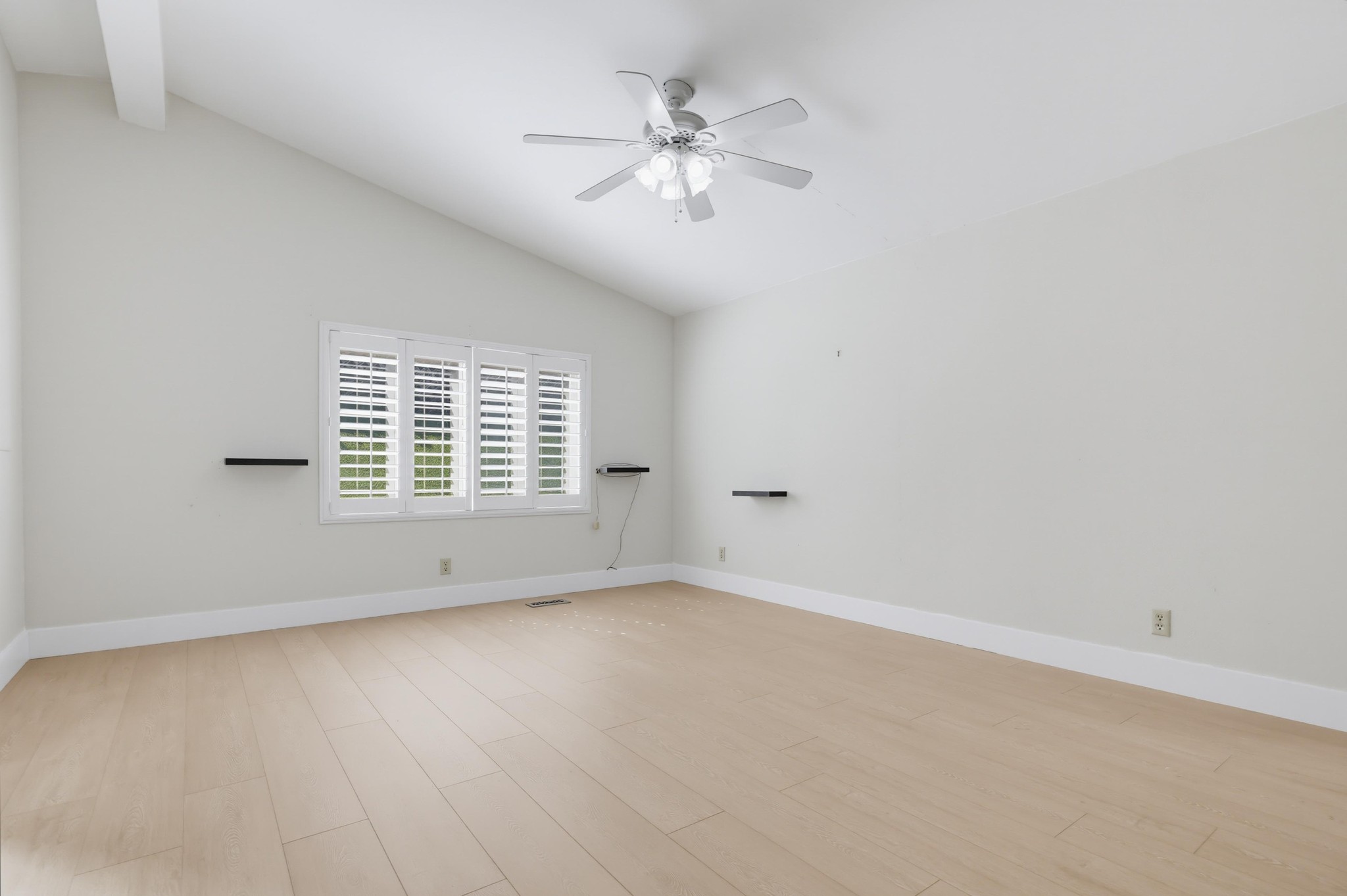 Virtual tour photo 32 of 33 for 611 Via Santa Paulo