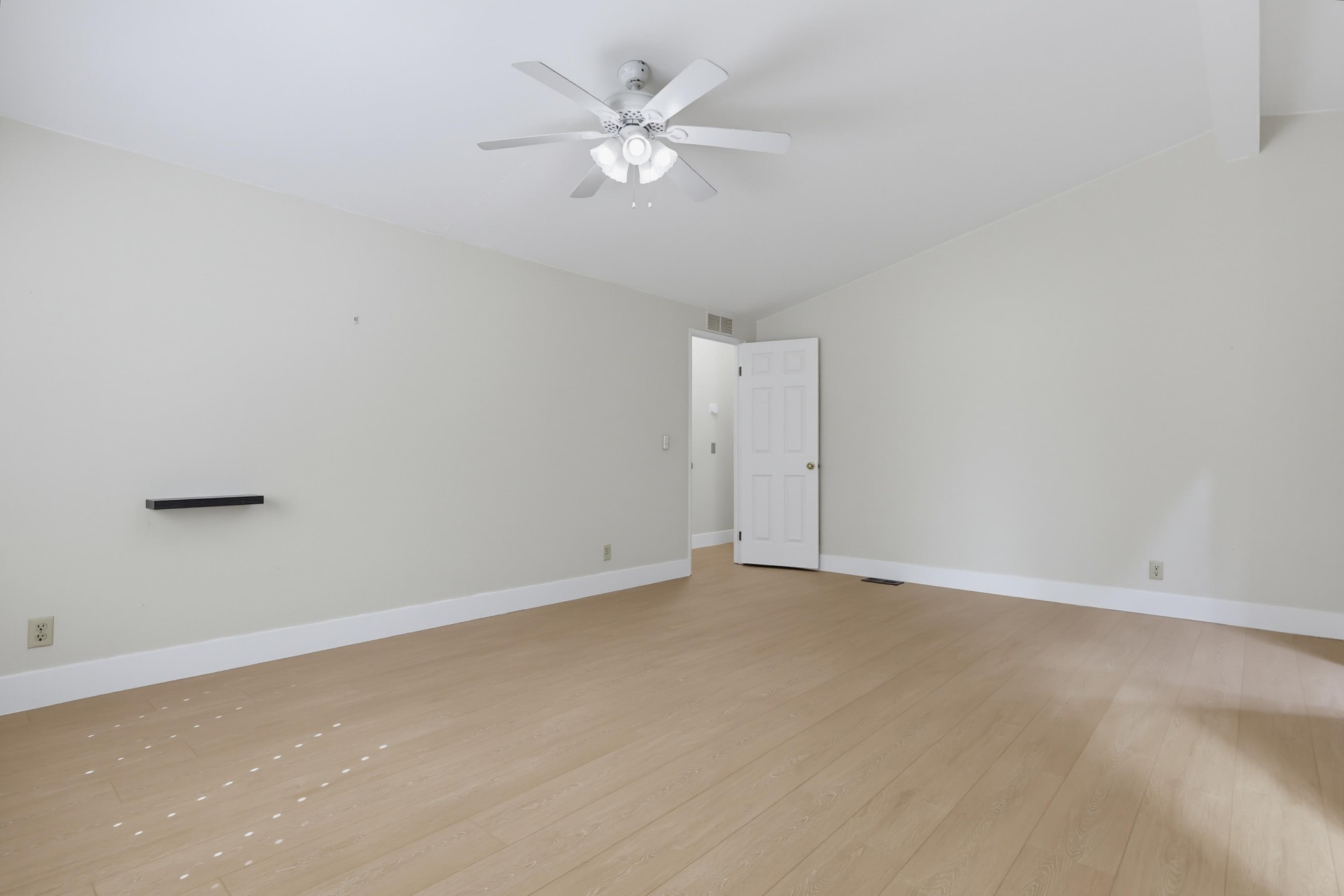 Virtual tour photo 34 of 33 for 611 Via Santa Paulo