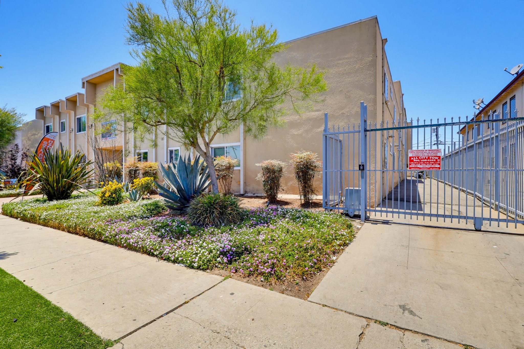 Virtual tour photo 3 of 44 for 6113 8th Ave