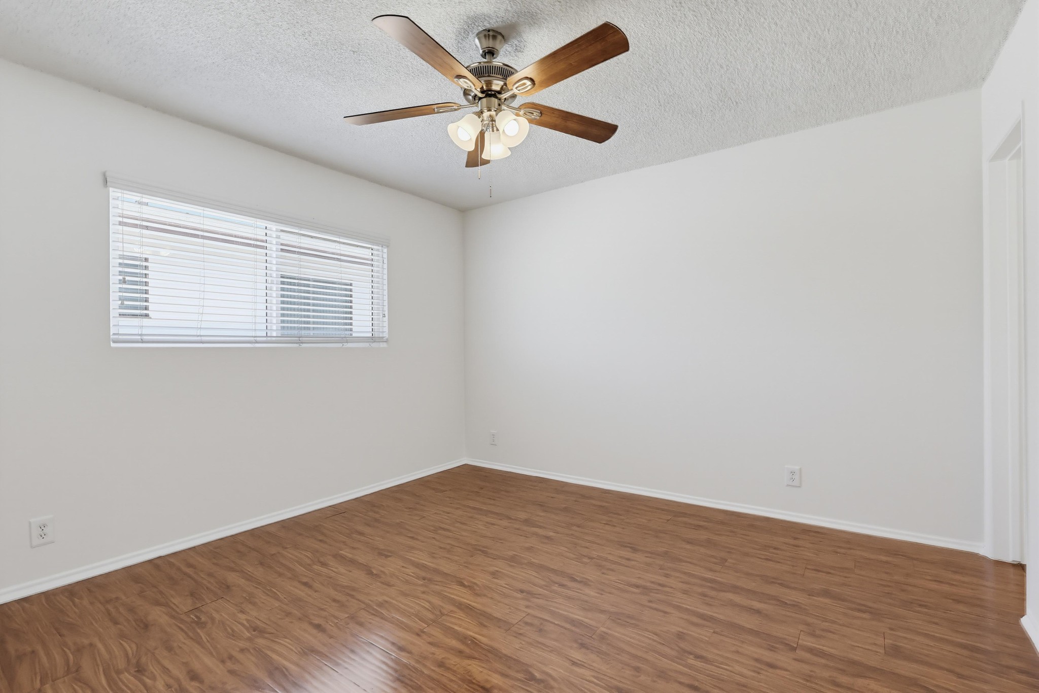 Virtual tour photo 37 of 44 for 6113 8th Ave