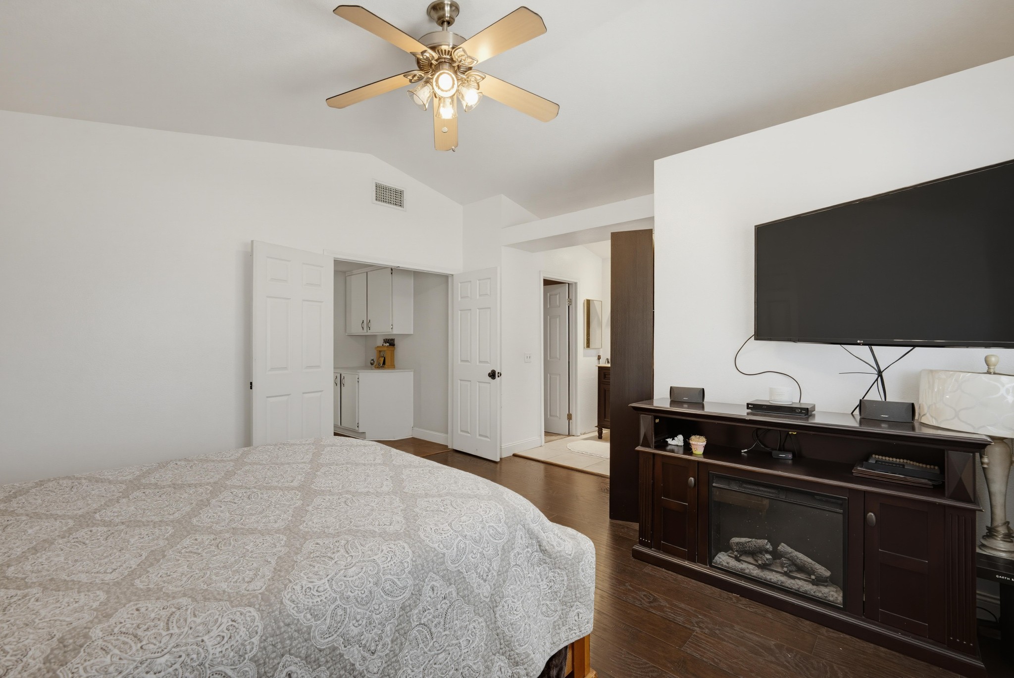 Virtual tour photo 26 of 45 for 6132 Callaway Pl
