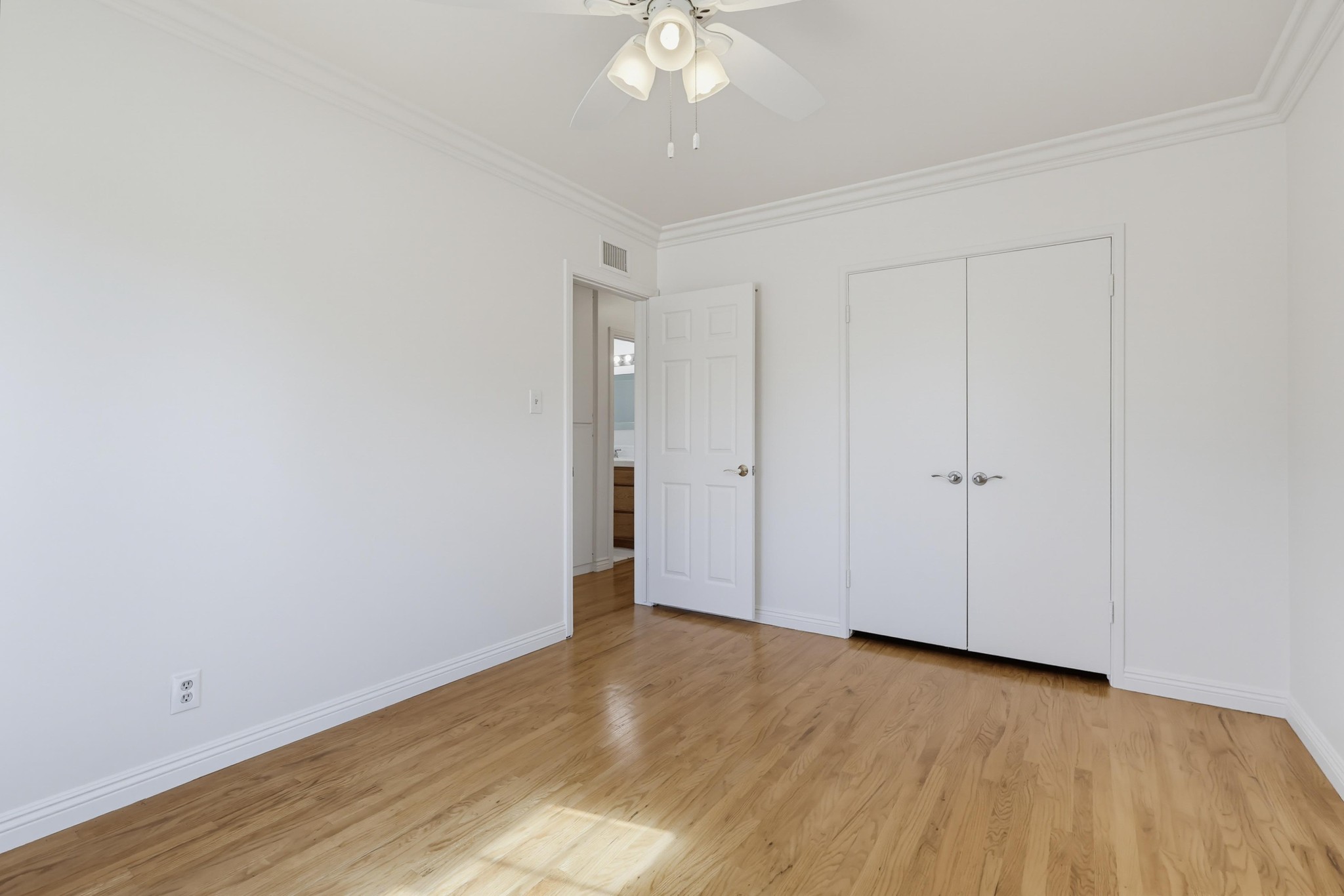Virtual tour photo 33 of 80 for 6137 Bigelow St