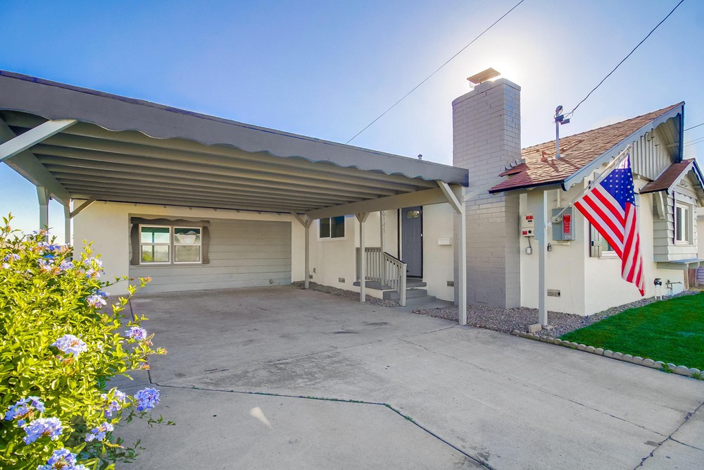 Virtual tour photo 7 of 52 for 6141 Childs Ave