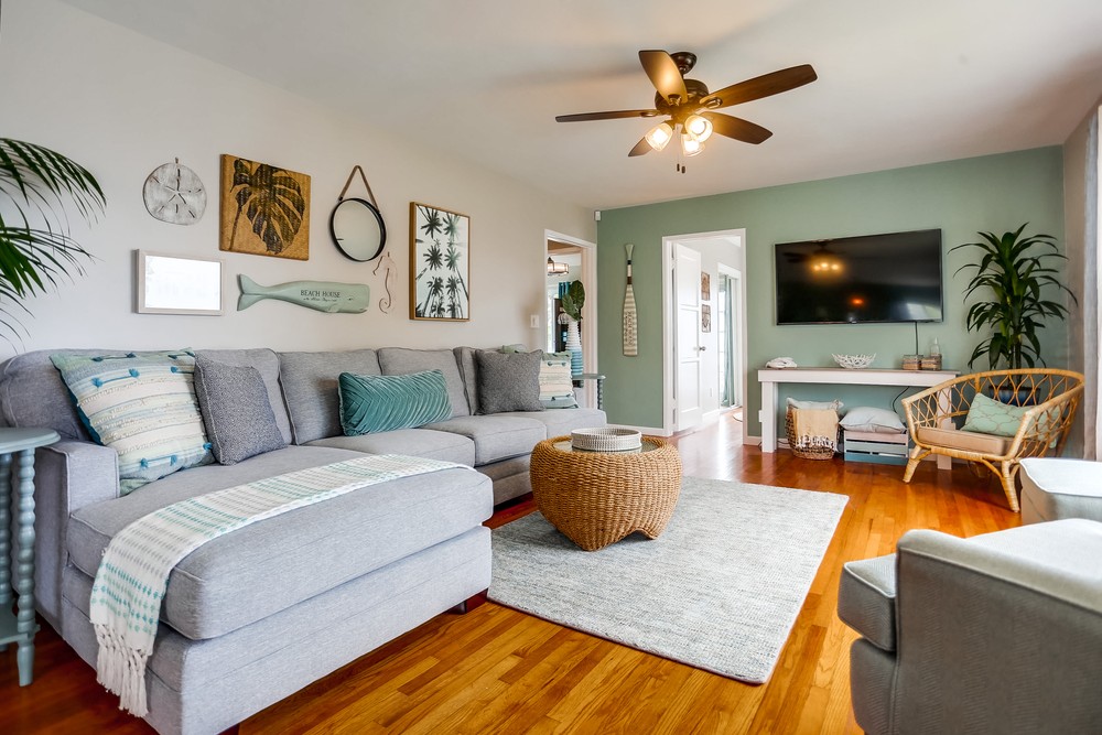 Virtual tour photo 15 of 51 for 615 Pacific View Dr