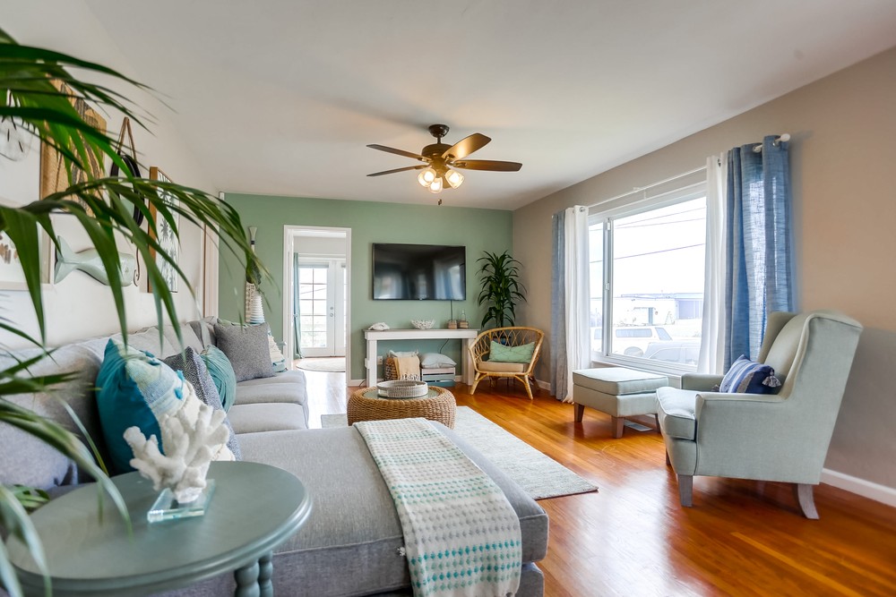 Virtual tour photo 16 of 51 for 615 Pacific View Dr