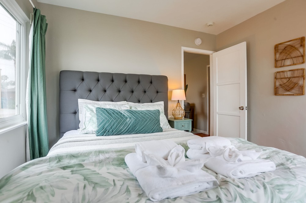Virtual tour photo 34 of 51 for 615 Pacific View Dr