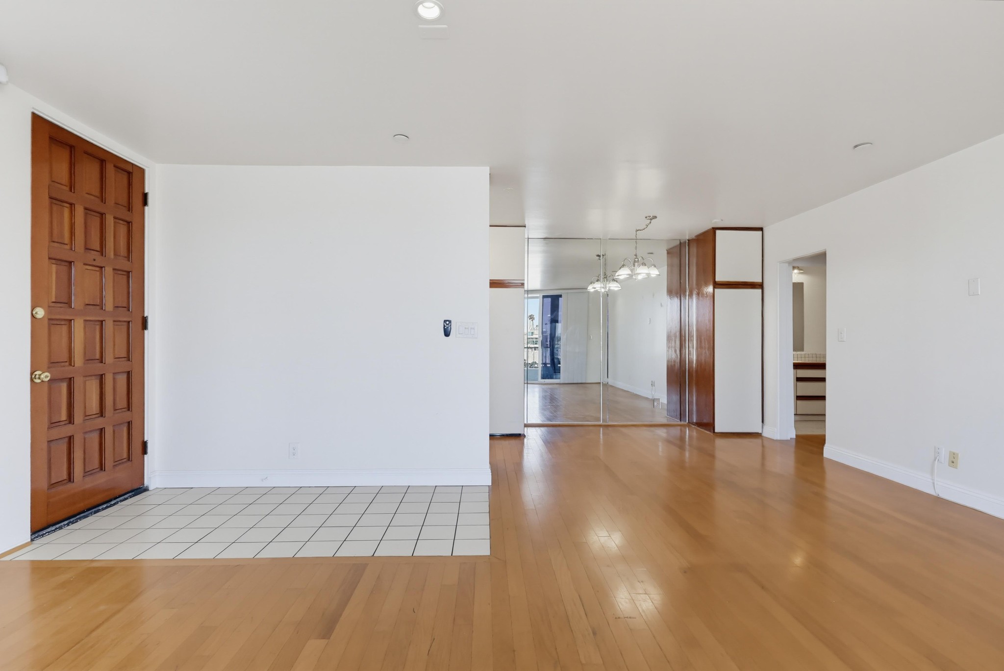 Virtual tour photo 18 of 62 for 6150 E Bay Shore Walk