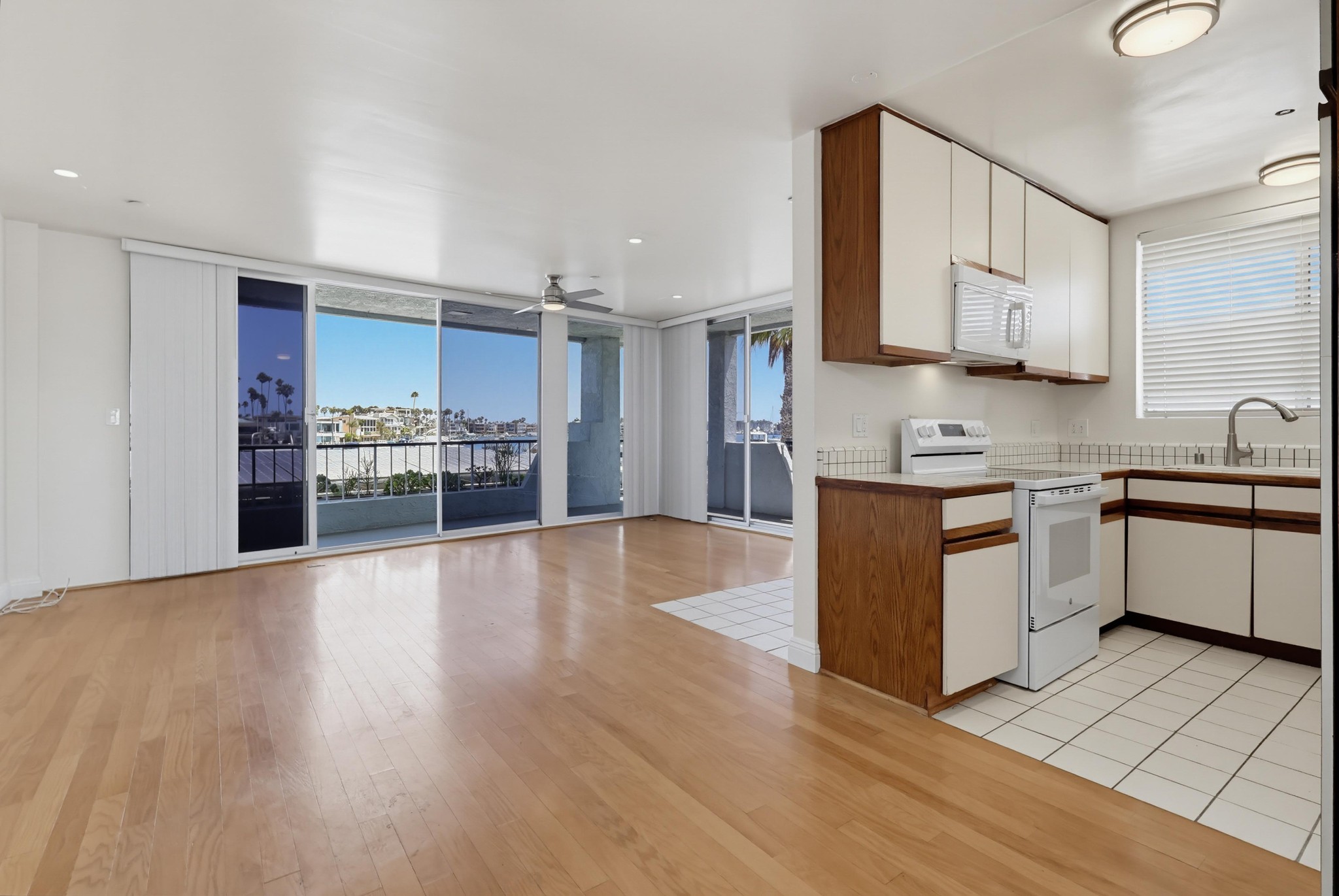 Virtual tour photo 24 of 62 for 6150 E Bay Shore Walk