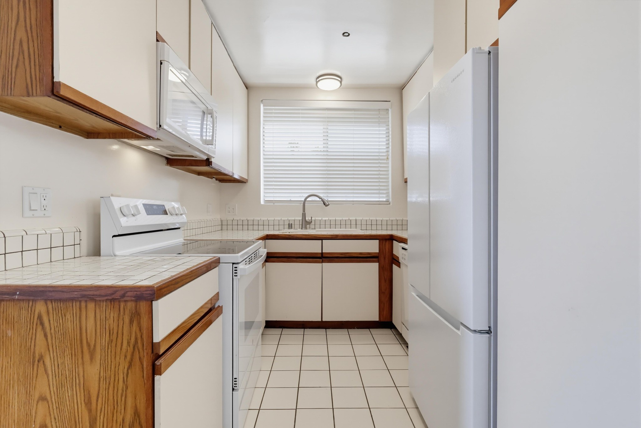 Virtual tour photo 25 of 62 for 6150 E Bay Shore Walk