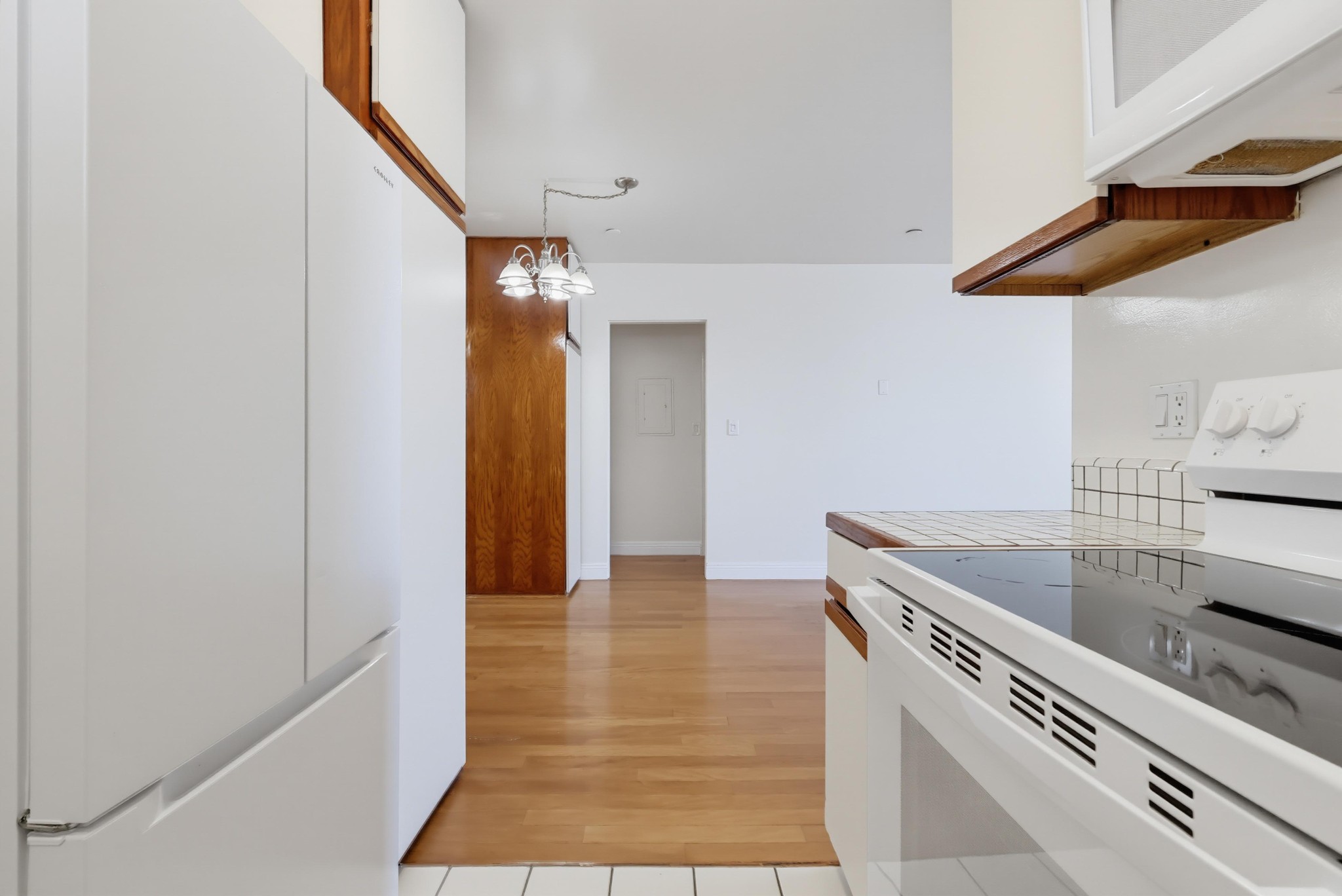 Virtual tour photo 28 of 62 for 6150 E Bay Shore Walk