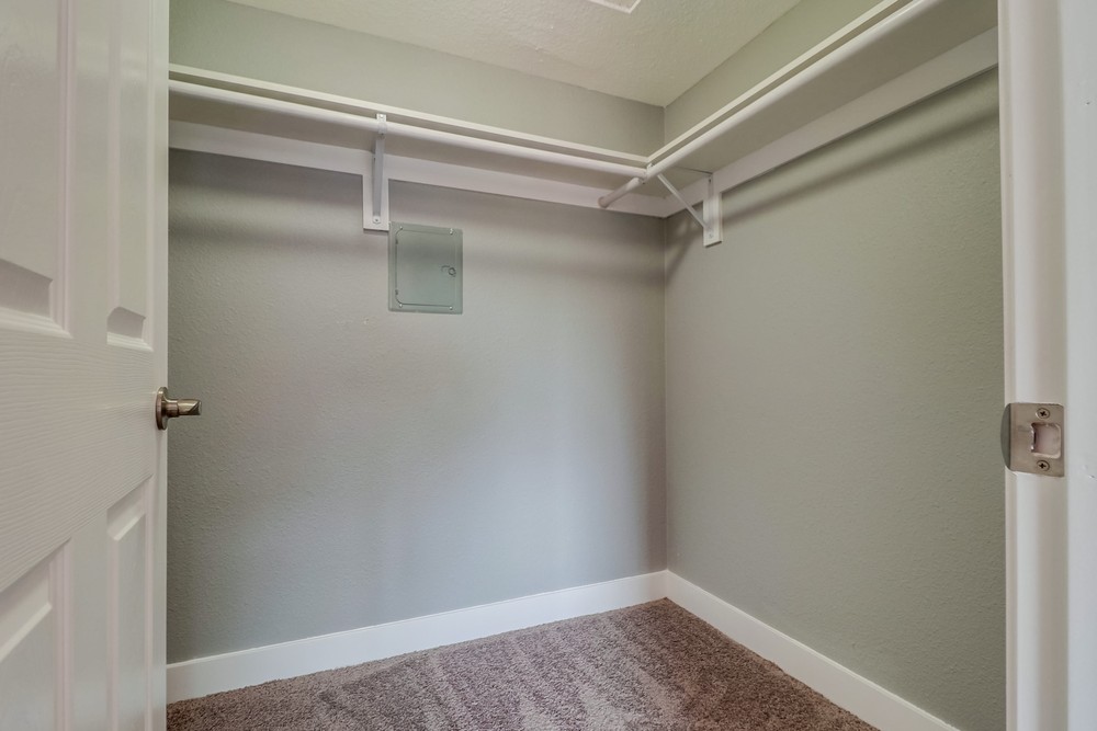 Virtual tour photo 32 of 42 for 619 Beyer Way UNIT 806
