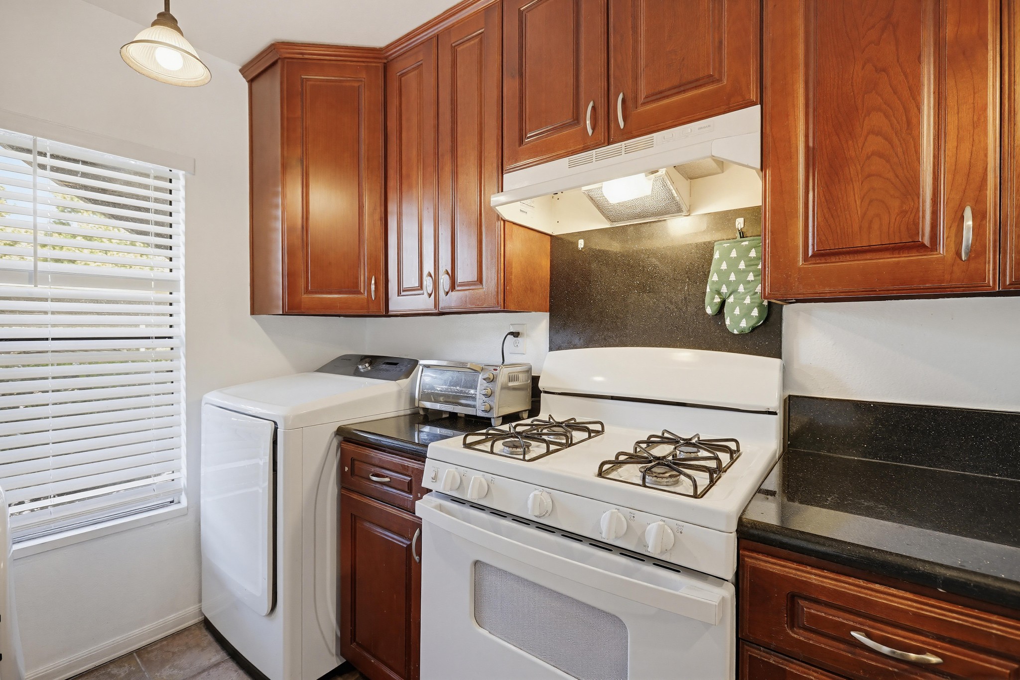 Virtual tour photo 9 of 45 for 62 Orange Blossom