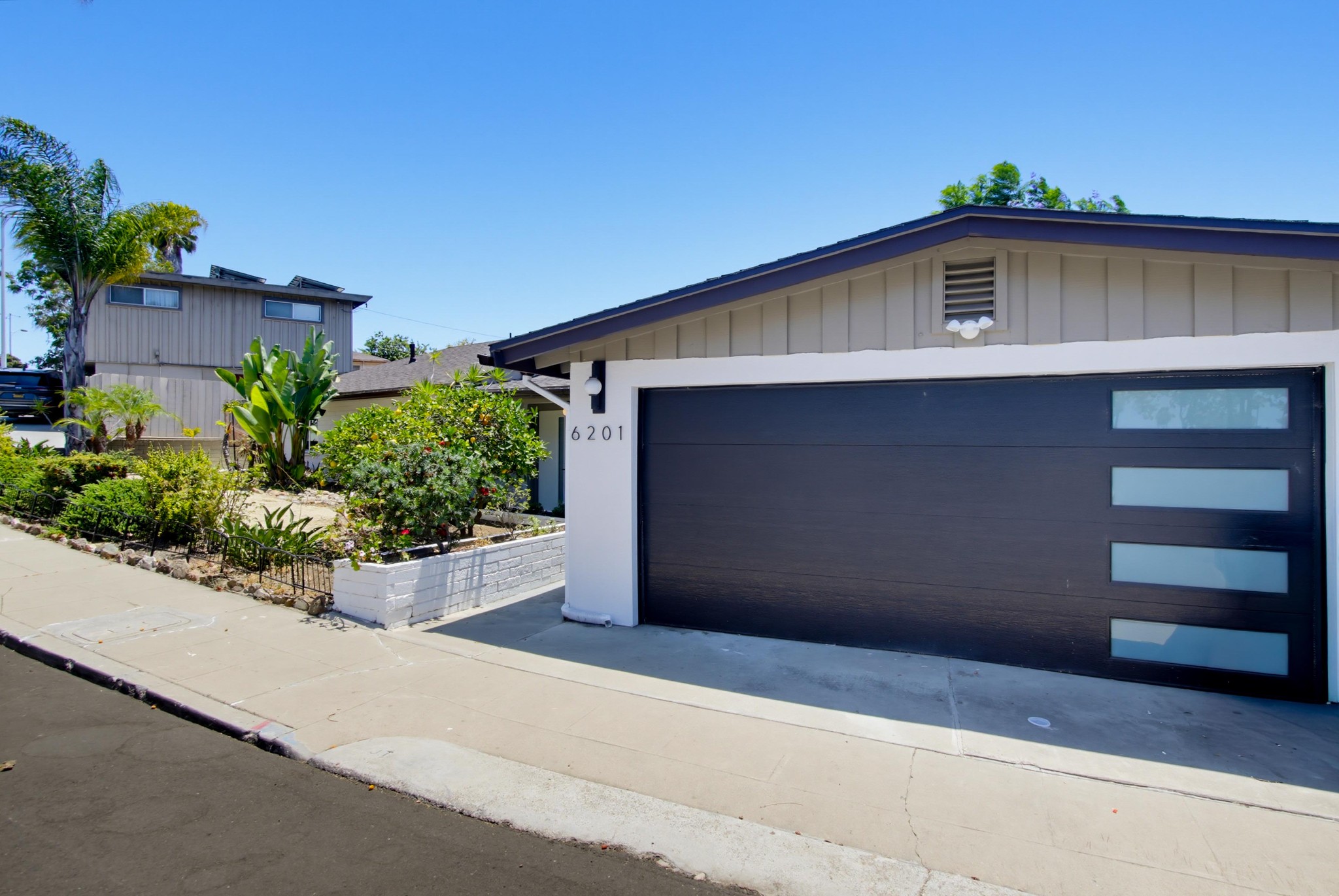 Virtual tour photo 5 of 47 for 6201 Lorca Dr