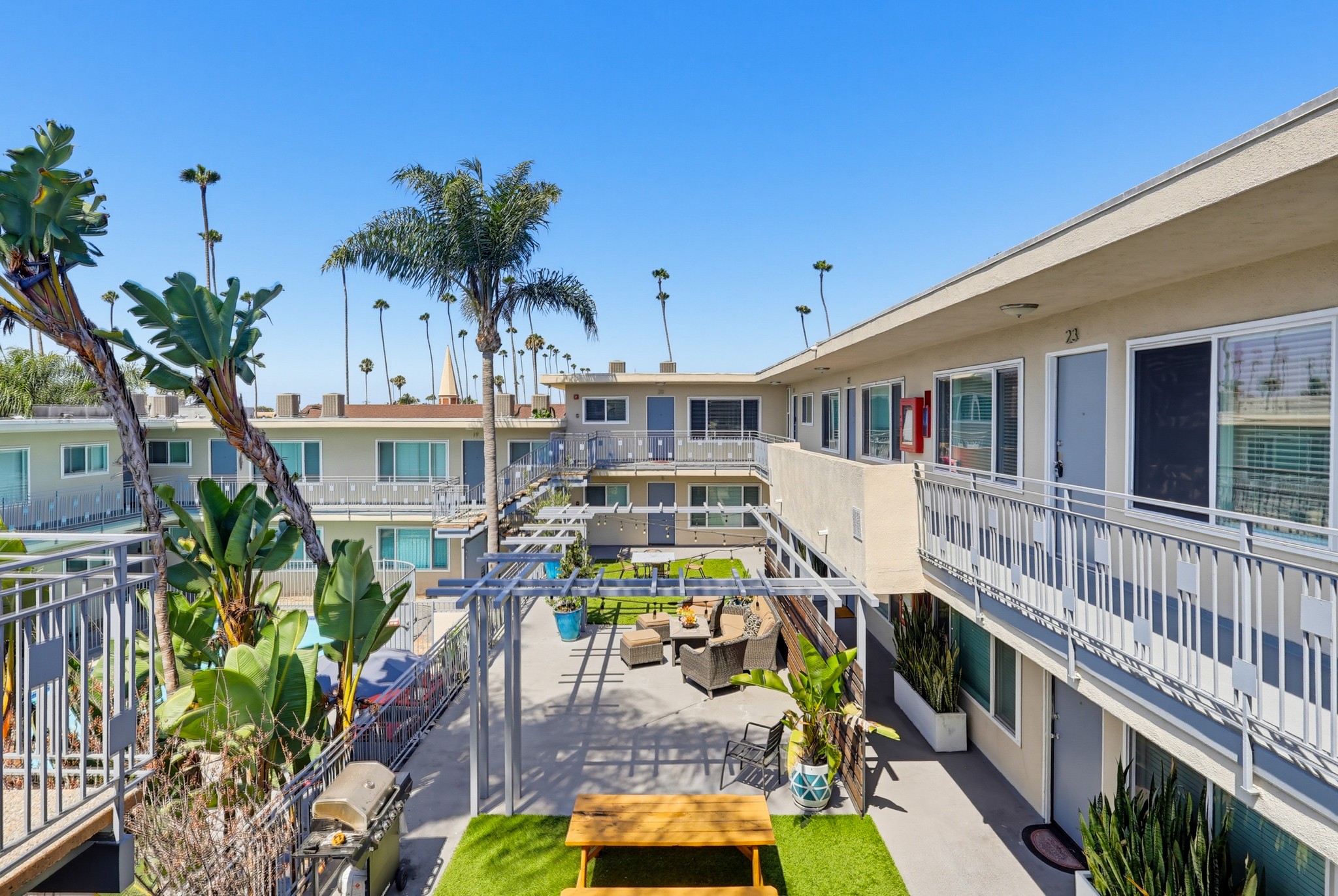 Virtual tour photo 13 of 56 for 621 E 99th St Unit 23