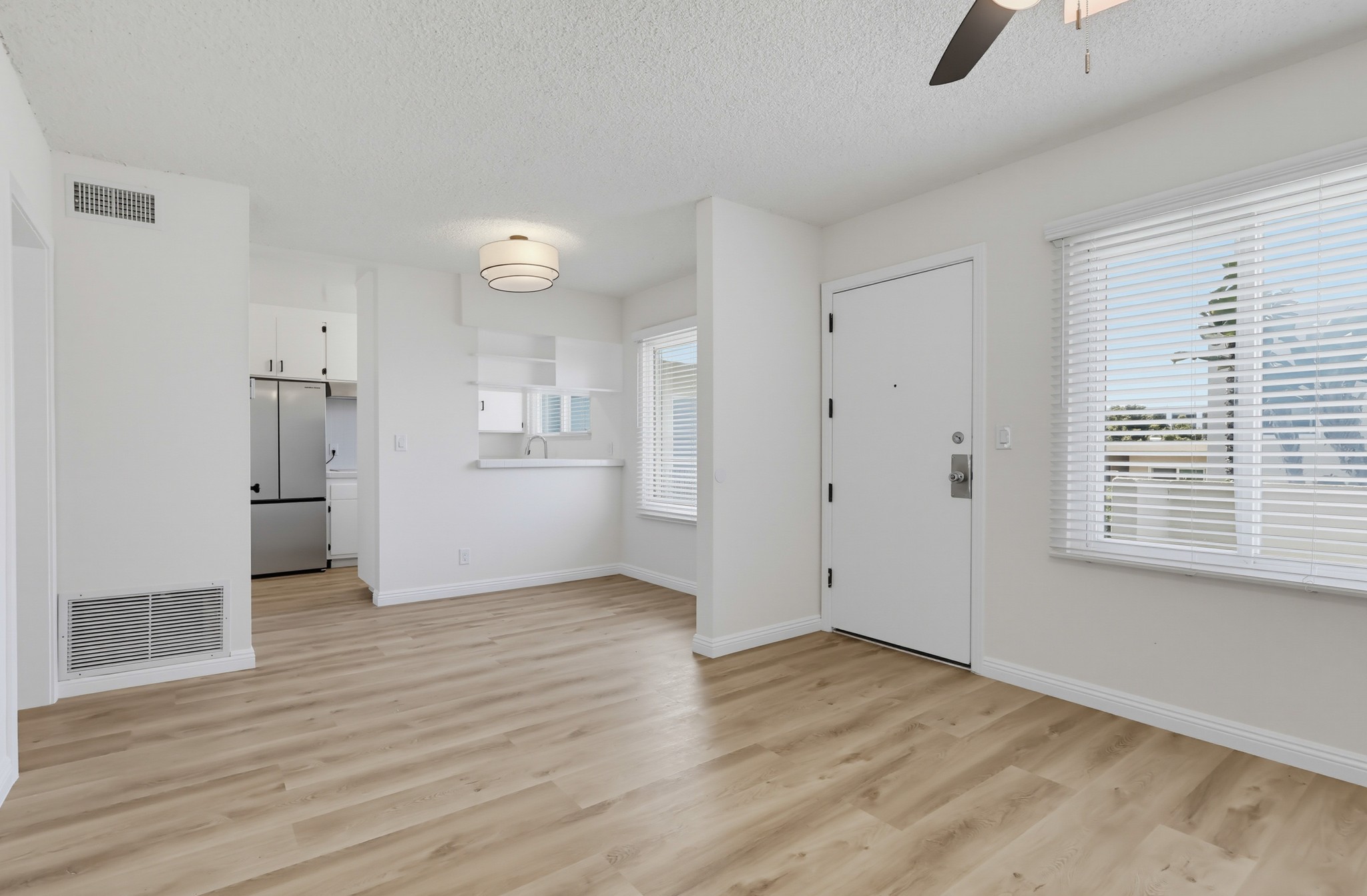 Virtual tour photo 20 of 56 for 621 E 99th St Unit 23
