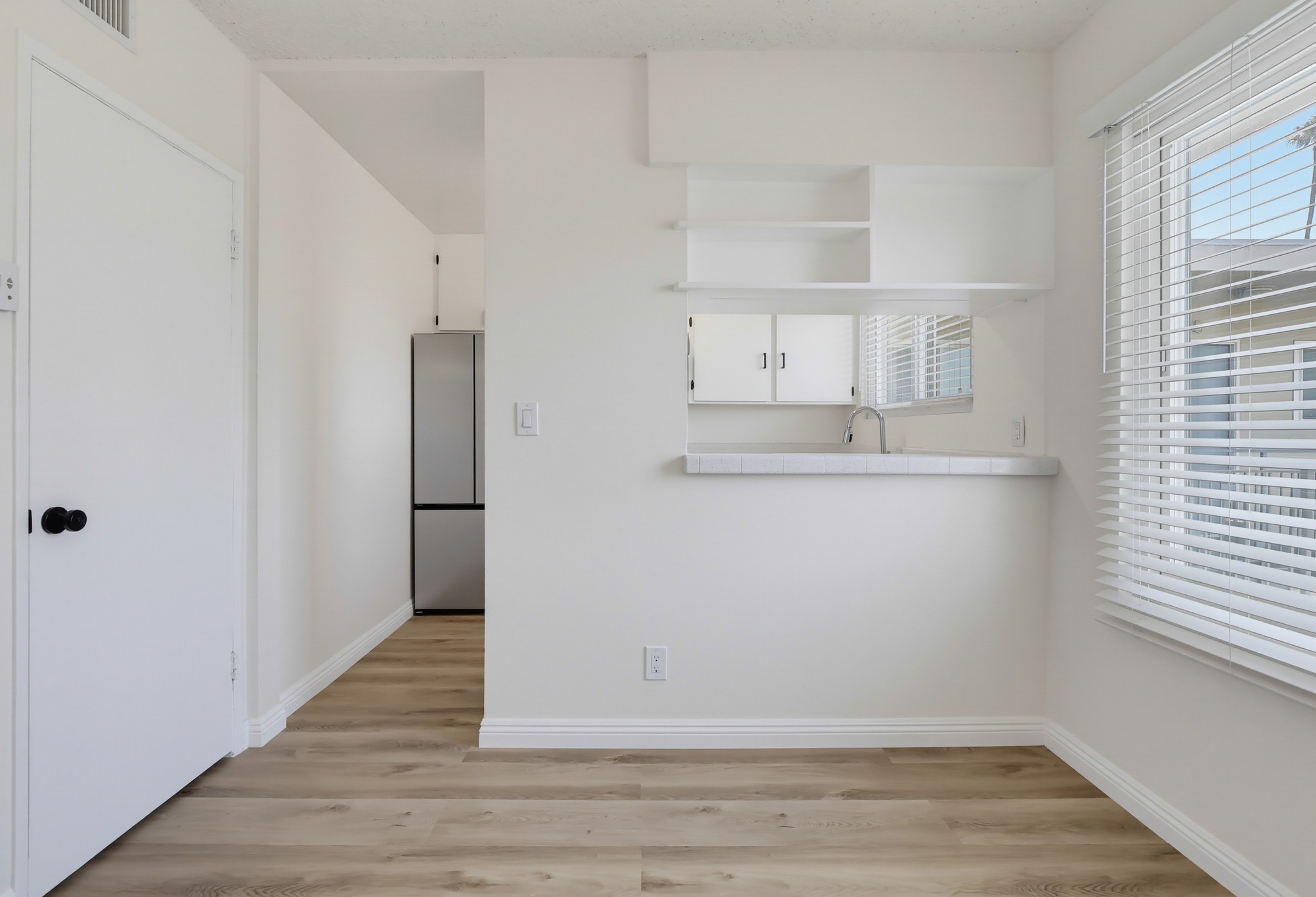 Virtual tour photo 22 of 56 for 621 E 99th St Unit 23