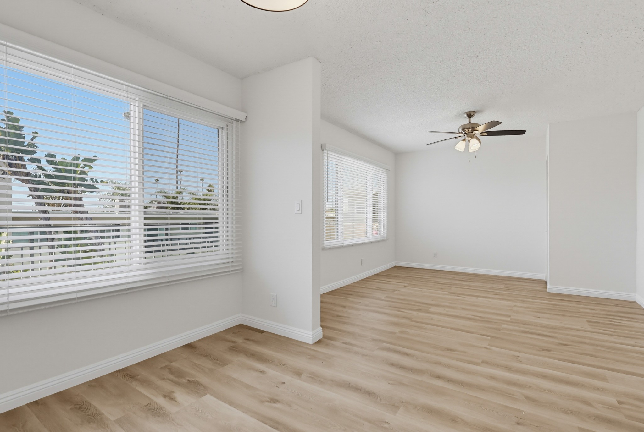 Virtual tour photo 25 of 56 for 621 E 99th St Unit 23
