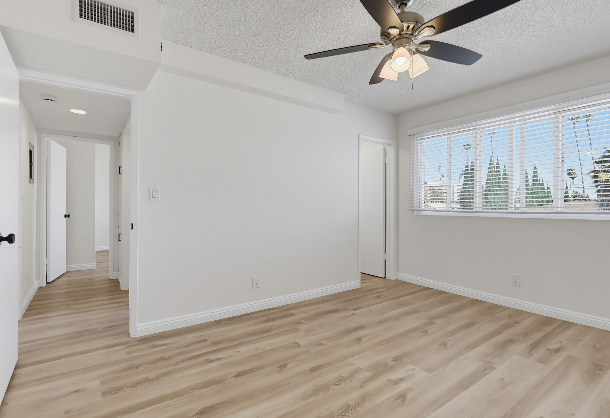 Virtual tour photo 43 of 56 for 621 E 99th St Unit 23
