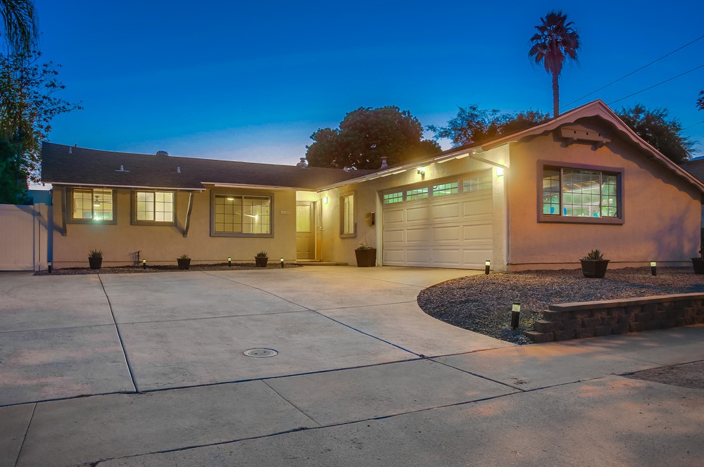 Virtual tour photo 3 of 60 for 6212 Lake Ariana Ave