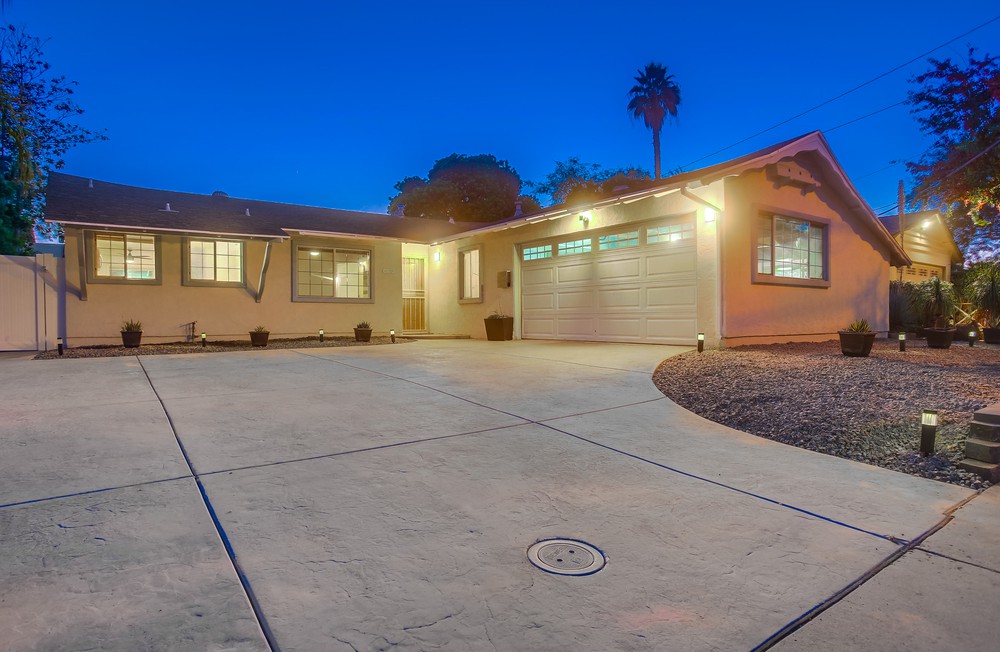 Virtual tour photo 4 of 60 for 6212 Lake Ariana Ave