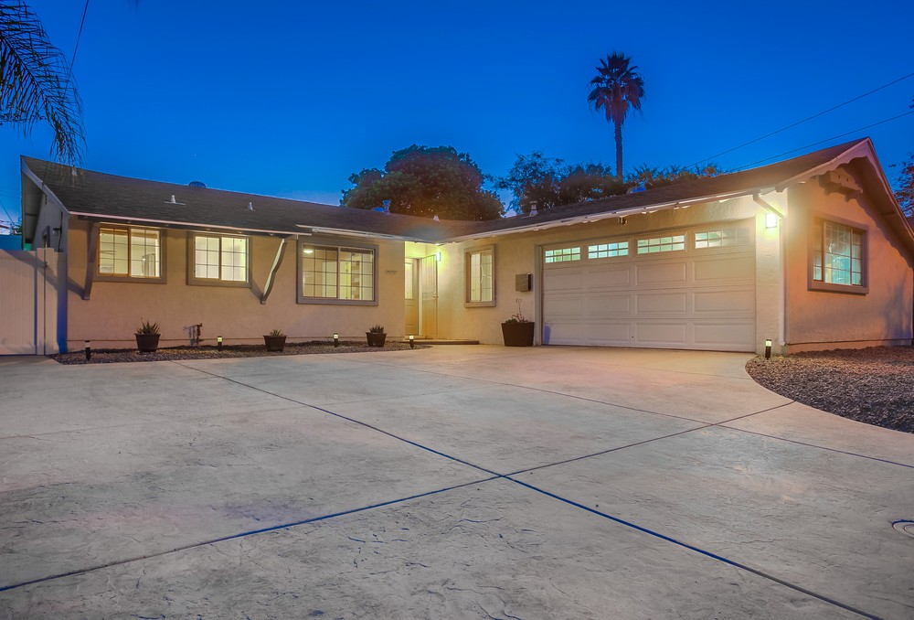 Virtual tour photo 5 of 60 for 6212 Lake Ariana Ave