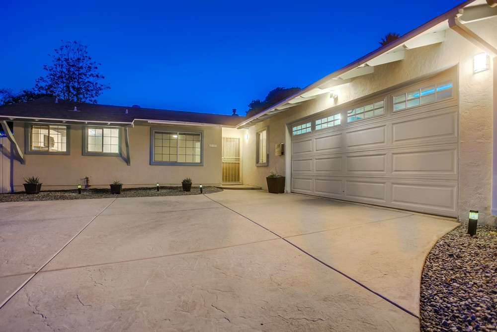 Virtual tour photo 6 of 60 for 6212 Lake Ariana Ave