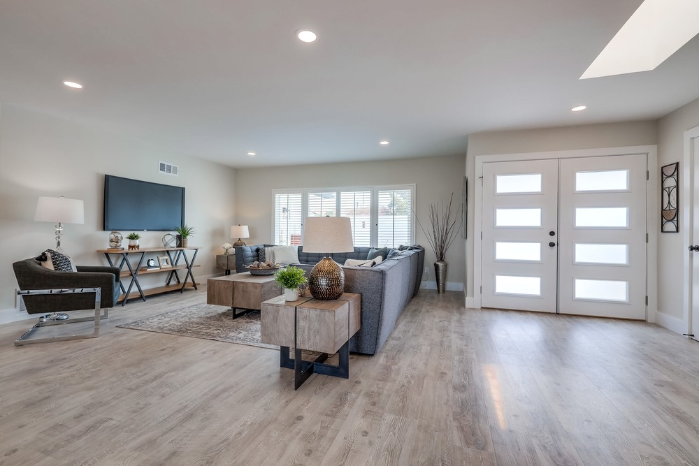 Virtual tour photo 10 of 70 for 6218 Lake Shore Dr