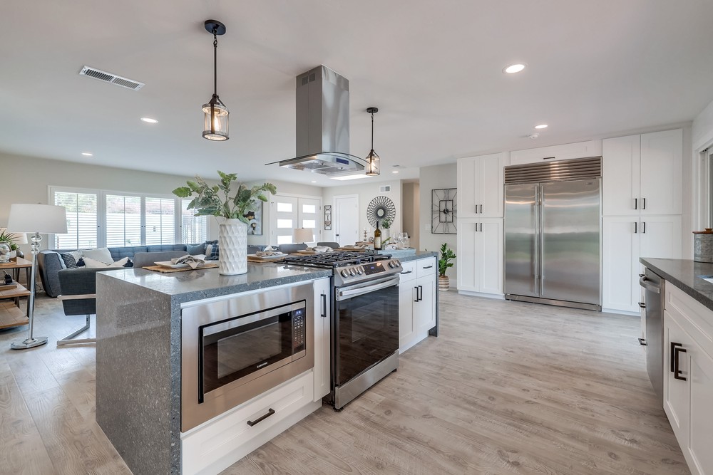 Virtual tour photo 16 of 70 for 6218 Lake Shore Dr