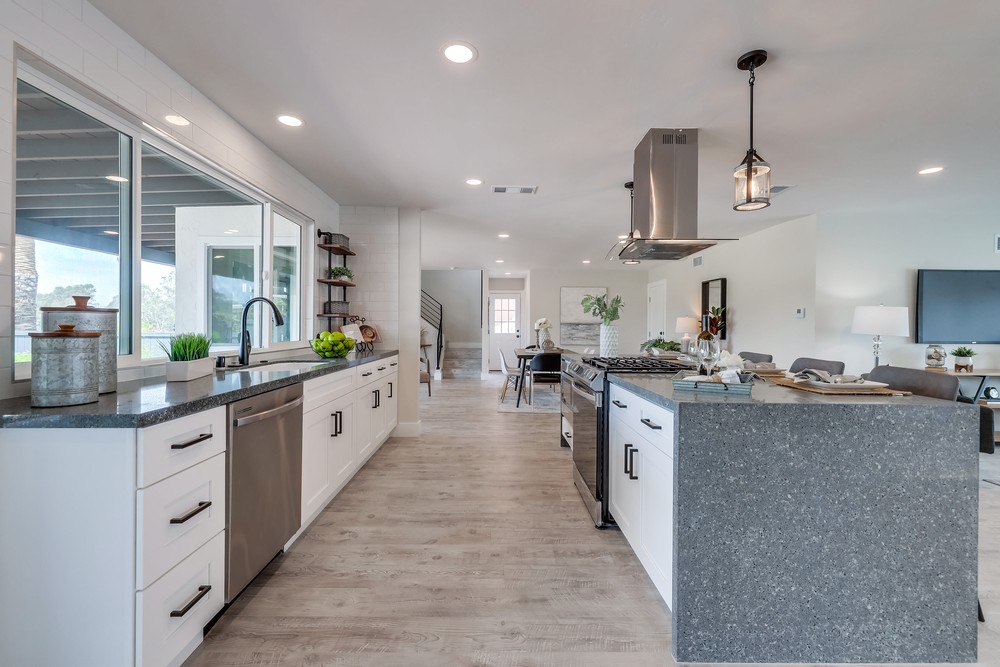 Virtual tour photo 20 of 70 for 6218 Lake Shore Dr