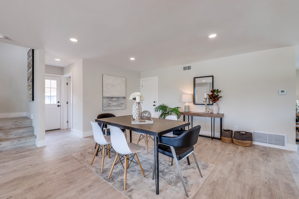 Virtual tour photo 23 of 70 for 6218 Lake Shore Dr