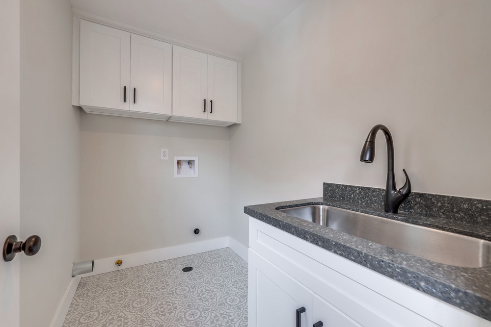 Virtual tour photo 28 of 70 for 6218 Lake Shore Dr