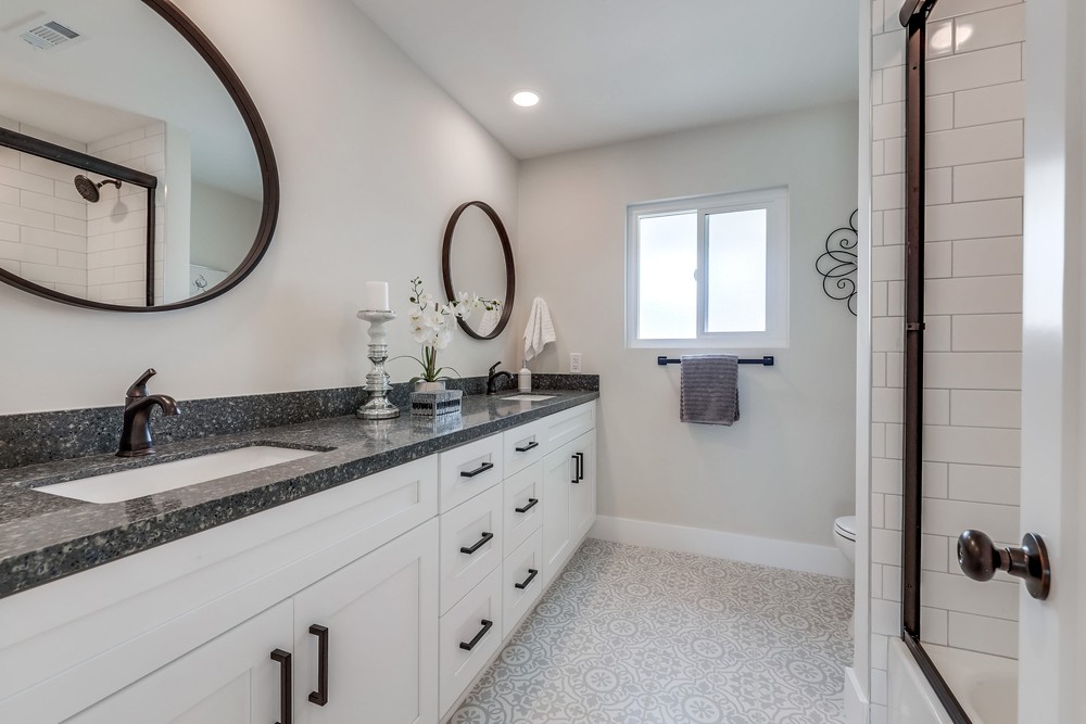 Virtual tour photo 29 of 70 for 6218 Lake Shore Dr