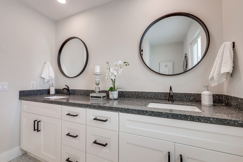 Virtual tour photo 30 of 70 for 6218 Lake Shore Dr