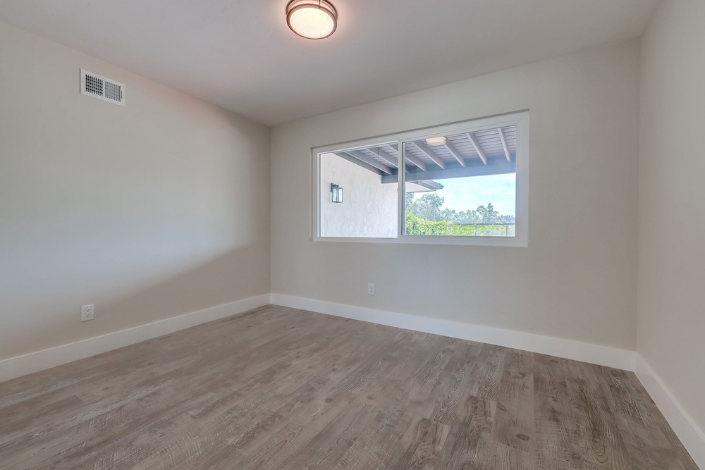 Virtual tour photo 40 of 70 for 6218 Lake Shore Dr