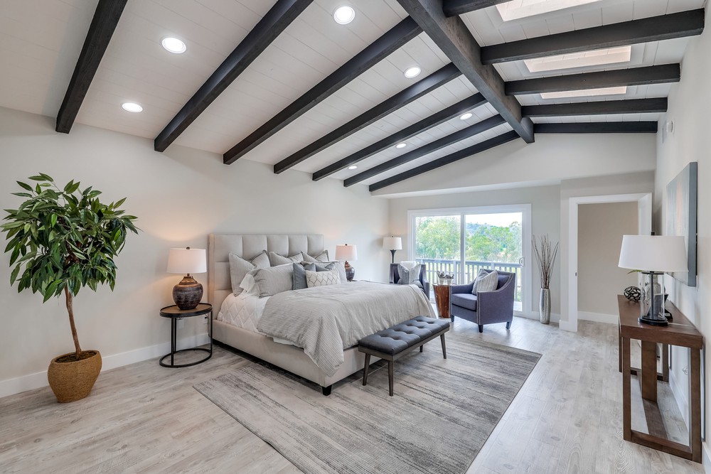Virtual tour photo 42 of 70 for 6218 Lake Shore Dr