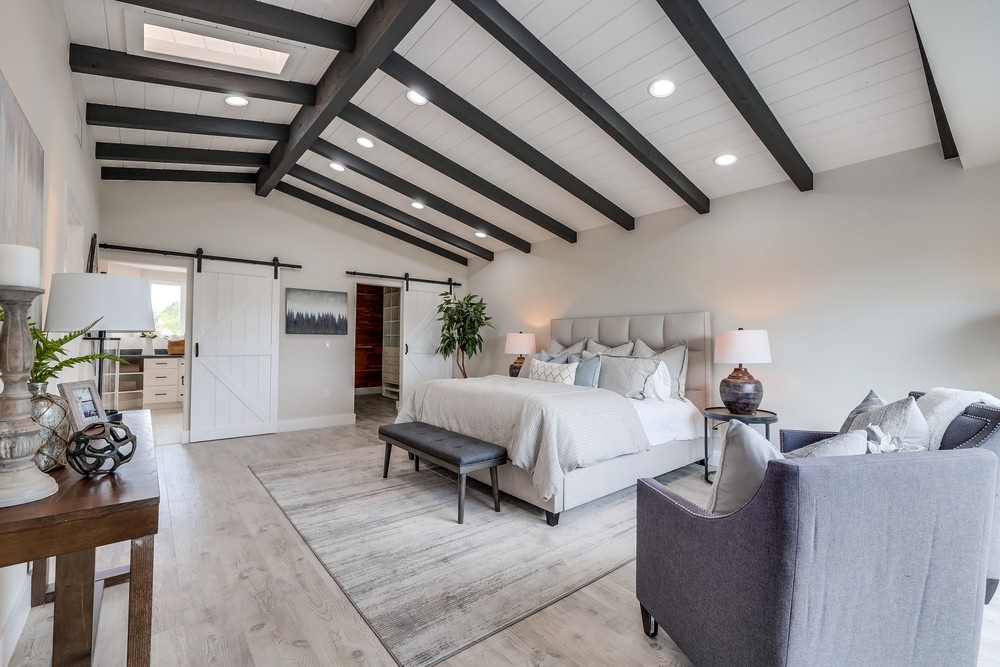 Virtual tour photo 44 of 70 for 6218 Lake Shore Dr