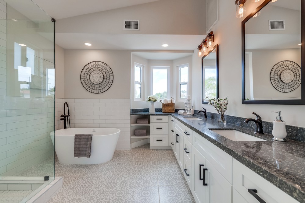 Virtual tour photo 47 of 70 for 6218 Lake Shore Dr