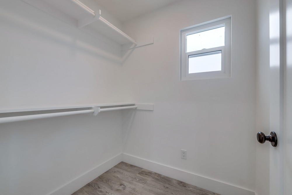 Virtual tour photo 50 of 70 for 6218 Lake Shore Dr